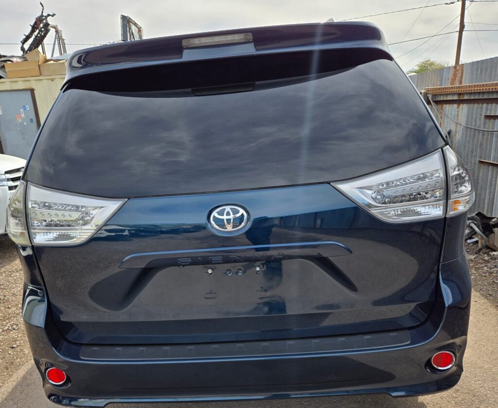 2011 TOYOTA SIENNA-2