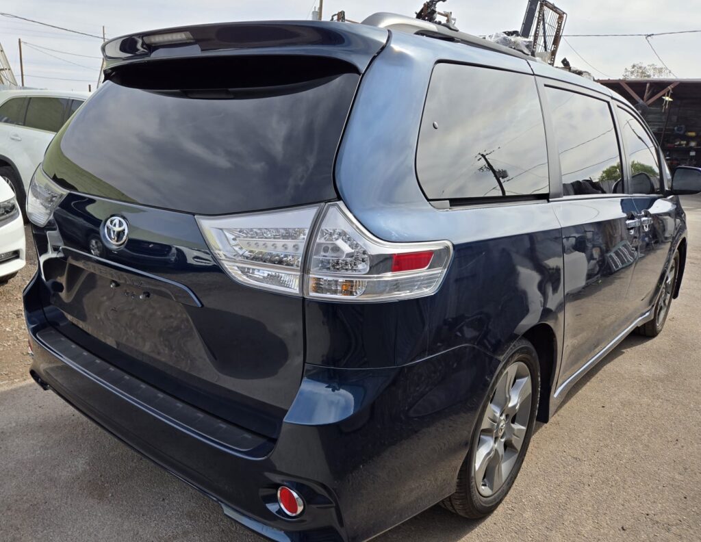 2011 TOYOTA SIENNA-3