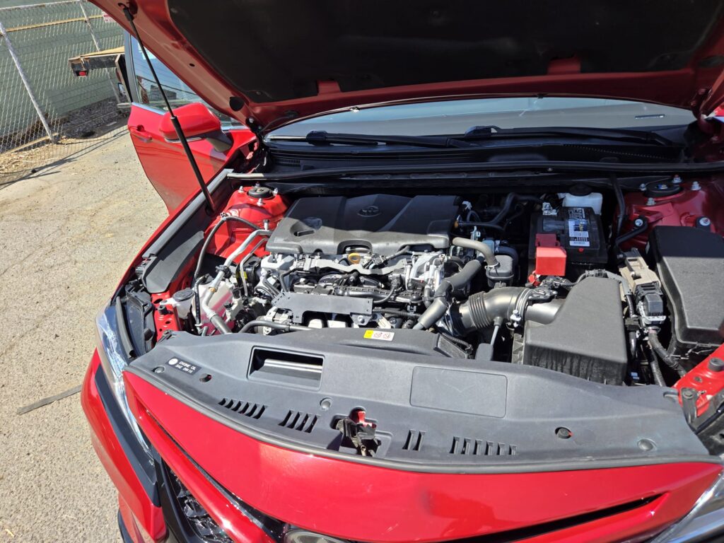 2020 toyota camry se with 90123-10