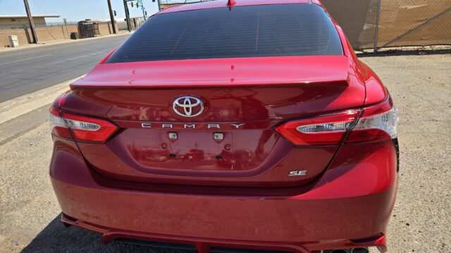 2020 toyota camry se with 90123-2