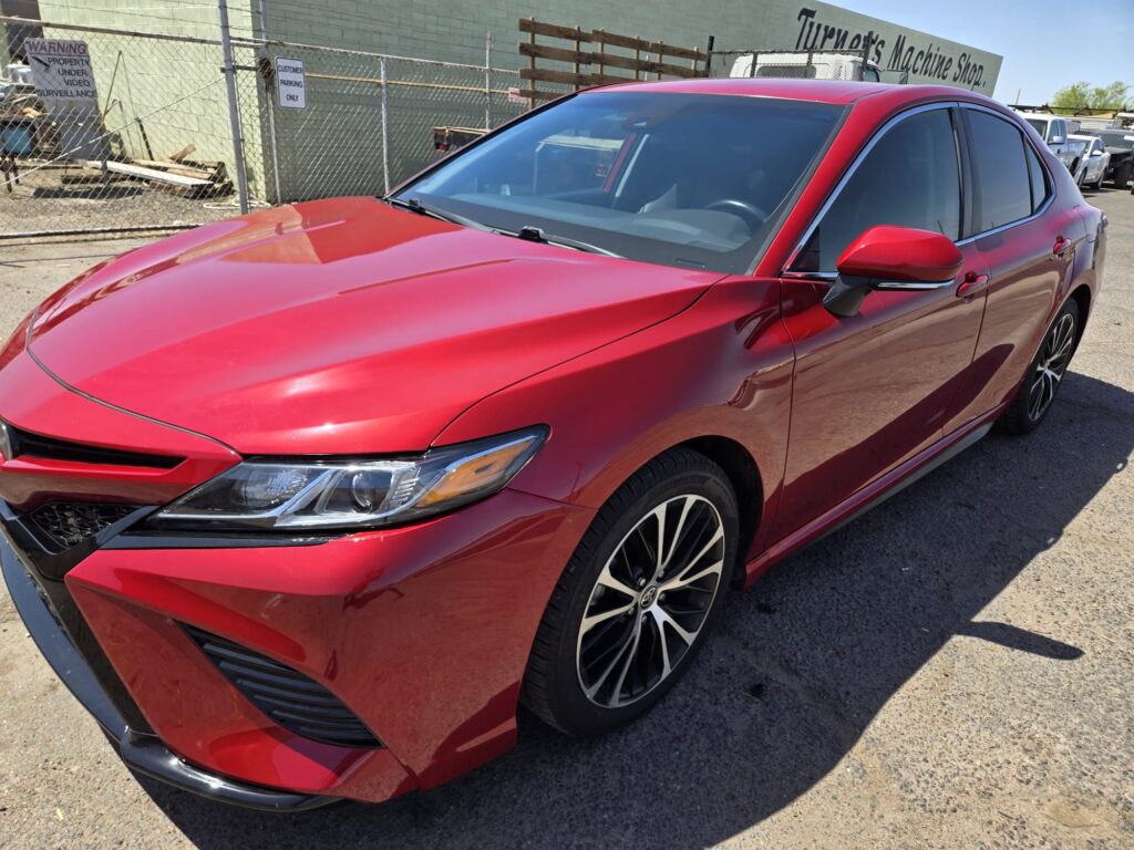 2020 toyota camry se with 90123-3