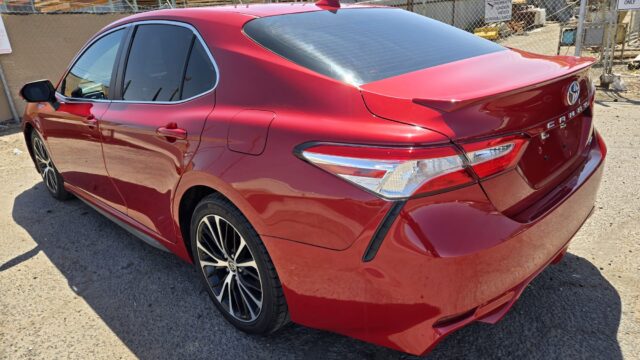 2020 toyota camry se with 90123-4