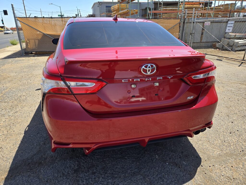 2020 toyota camry se with 90123-5